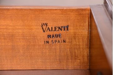 中古　VAROSA VALENTI(バロッサ バレンティ)　ライト付き特大キャビネット(カップボード)