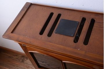 中古　VAROSA VALENTI(バロッサ バレンティ)　ライト付き特大キャビネット(カップボード)