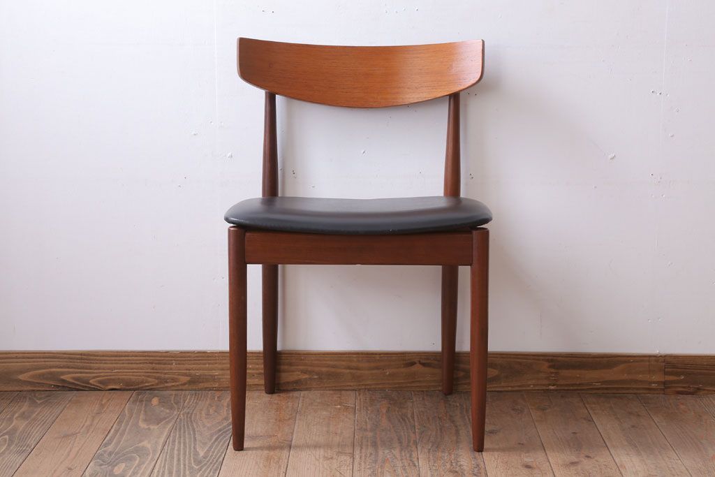 ヴィンテージ家具　北欧ビンテージ　G-PLAN(ジープラン)　シンプルなチェア