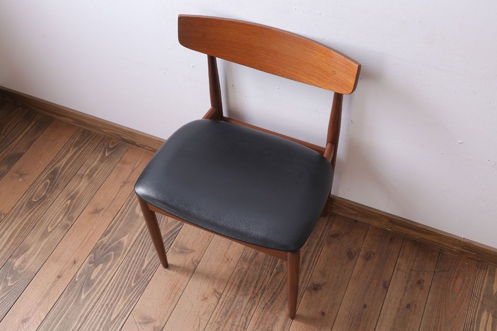 ヴィンテージ家具　北欧ビンテージ　G-PLAN(ジープラン)　シンプルなチェア