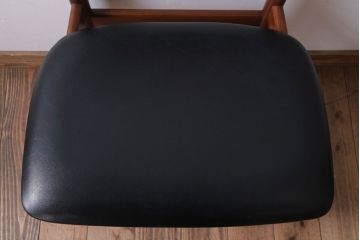 ヴィンテージ家具　北欧ビンテージ　G-PLAN(ジープラン)　シンプルなチェア