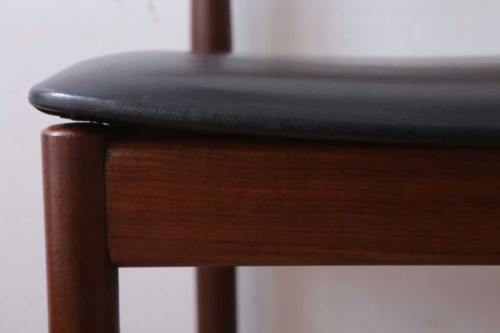 ヴィンテージ家具　北欧ビンテージ　G-PLAN(ジープラン)　シンプルなチェア