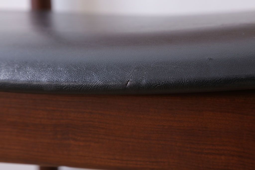 ヴィンテージ家具　北欧ビンテージ　G-PLAN(ジープラン)　シンプルなチェア