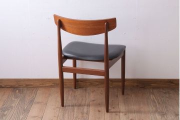 ヴィンテージ家具　北欧ビンテージ　G-PLAN(ジープラン)　シンプルなチェア