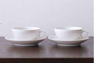 アンティーク雑貨　中古　ROYAL COPENHAGEN(ロイヤルコペンハーゲン)　WHITE FLUTED HALF LACE(ホワイトフルーテッド・ハーフレース) カップ&ソーサー2客セット(洋食器)