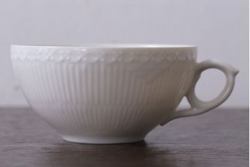 アンティーク雑貨　中古　ROYAL COPENHAGEN(ロイヤルコペンハーゲン)　WHITE FLUTED HALF LACE(ホワイトフルーテッド・ハーフレース) カップ&ソーサー2客セット(洋食器)