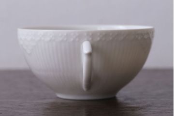 アンティーク雑貨　中古　ROYAL COPENHAGEN(ロイヤルコペンハーゲン)　WHITE FLUTED HALF LACE(ホワイトフルーテッド・ハーフレース) カップ&ソーサー2客セット(洋食器)