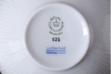 アンティーク雑貨　中古　ROYAL COPENHAGEN(ロイヤルコペンハーゲン)　WHITE FLUTED HALF LACE(ホワイトフルーテッド・ハーフレース) カップ&ソーサー2客セット(洋食器)