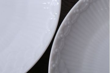 アンティーク雑貨　中古　ROYAL COPENHAGEN(ロイヤルコペンハーゲン)　WHITE FLUTED HALF LACE(ホワイトフルーテッド・ハーフレース) カップ&ソーサー2客セット(洋食器)