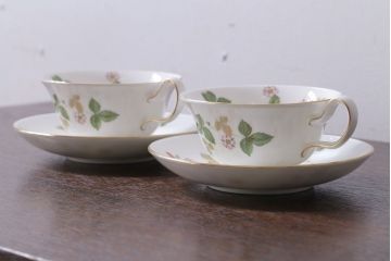 中古　イギリスWedgwood(ウェッジウッド) ワイルドストロベリー　カップ&ソーサー2客(洋食器)(2)