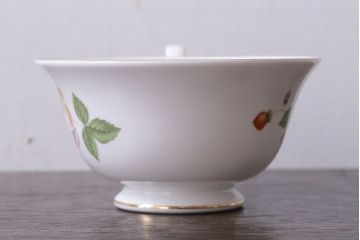 中古　イギリスWedgwood(ウェッジウッド) ワイルドストロベリー　カップ&ソーサー2客(洋食器)(2)