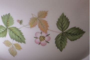 中古　イギリスWedgwood(ウェッジウッド) ワイルドストロベリー　カップ&ソーサー2客(洋食器)(2)