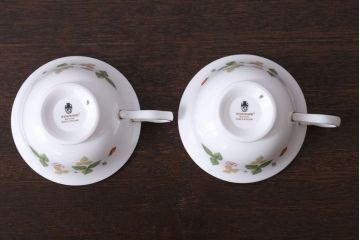 中古　イギリスWedgwood(ウェッジウッド) ワイルドストロベリー　カップ&ソーサー2客(洋食器)(2)