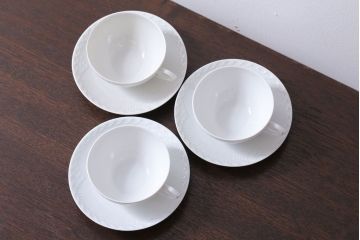 アンティーク雑貨　中古　ROYAL COPENHAGEN(ロイヤルコペンハーゲン)　WHITE FLUTED HALF LACE(ホワイトフルーテッド・ハーフレース) カップ&ソーサー3客セット(洋食器)