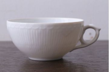 アンティーク雑貨　中古　ROYAL COPENHAGEN(ロイヤルコペンハーゲン)　WHITE FLUTED HALF LACE(ホワイトフルーテッド・ハーフレース) カップ&ソーサー3客セット(洋食器)