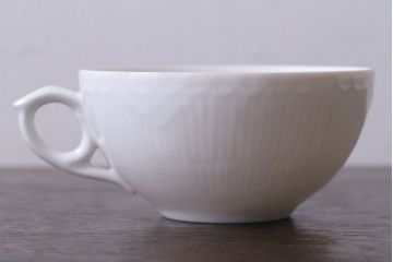 アンティーク雑貨　中古　ROYAL COPENHAGEN(ロイヤルコペンハーゲン)　WHITE FLUTED HALF LACE(ホワイトフルーテッド・ハーフレース) カップ&ソーサー3客セット(洋食器)