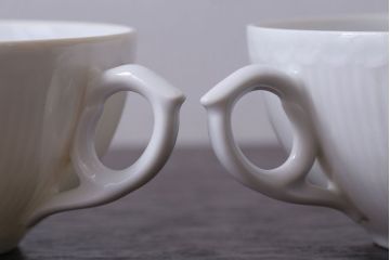 アンティーク雑貨　中古　ROYAL COPENHAGEN(ロイヤルコペンハーゲン)　WHITE FLUTED HALF LACE(ホワイトフルーテッド・ハーフレース) カップ&ソーサー3客セット(洋食器)