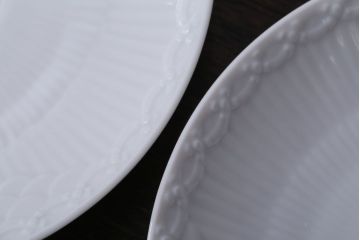 アンティーク雑貨　中古　ROYAL COPENHAGEN(ロイヤルコペンハーゲン)　WHITE FLUTED HALF LACE(ホワイトフルーテッド・ハーフレース) カップ&ソーサー3客セット(洋食器)