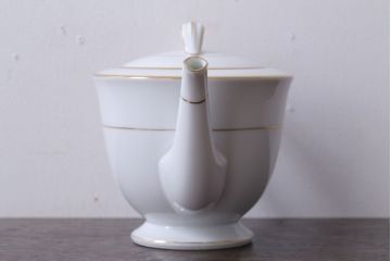アンティーク雑貨　中古　ノリタケ(Noritake)　シェイプが美しい白いポット(洋食器)