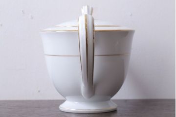 アンティーク雑貨　中古　ノリタケ(Noritake)　シェイプが美しい白いポット(洋食器)