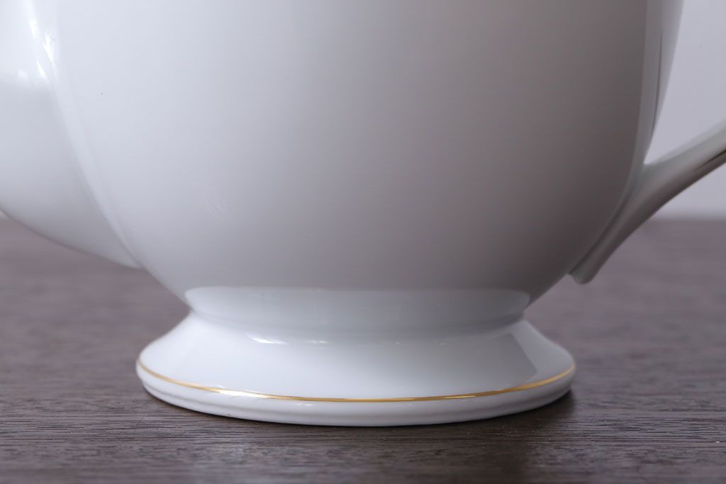アンティーク雑貨　中古　ノリタケ(Noritake)　シェイプが美しい白いポット(洋食器)
