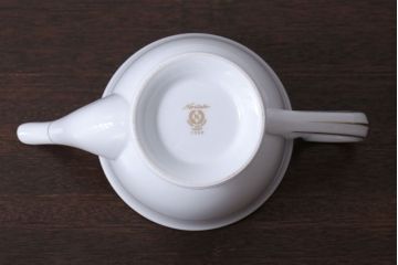 アンティーク雑貨　中古　ノリタケ(Noritake)　シェイプが美しい白いポット(洋食器)