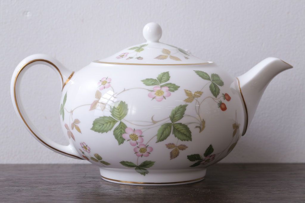 アンティーク雑貨　中古　イギリスWedgwood(ウェッジウッド) ワイルドストロベリー　ポット(洋食器)