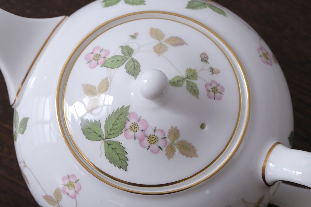 アンティーク雑貨　中古　イギリスWedgwood(ウェッジウッド) ワイルドストロベリー　ポット(洋食器)