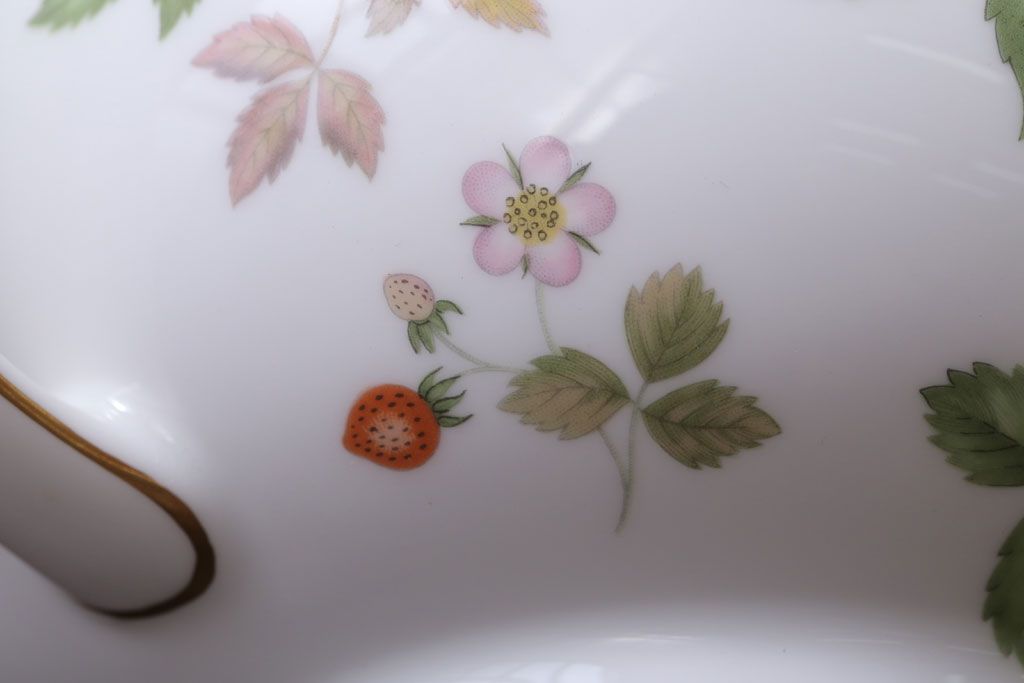 アンティーク雑貨　中古　イギリスWedgwood(ウェッジウッド) ワイルドストロベリー　ポット(洋食器)