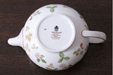 アンティーク雑貨　中古　イギリスWedgwood(ウェッジウッド) ワイルドストロベリー　ポット(洋食器)