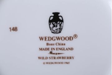 アンティーク雑貨　中古　イギリスWedgwood(ウェッジウッド) ワイルドストロベリー　ポット(洋食器)