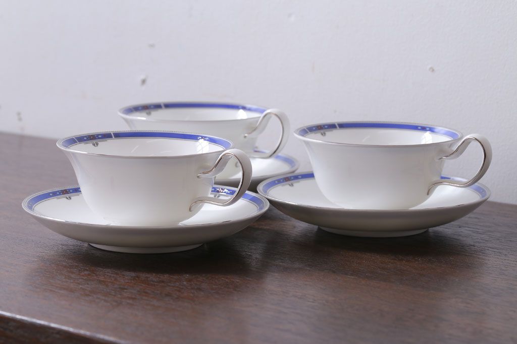 アンティーク雑貨　中古　イギリスWedgwood(ウェッジウッド)　キングスブリッジ　カップ&ソーサー3客セット(洋食器)