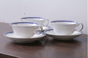 アンティーク雑貨　中古　イギリスWedgwood(ウェッジウッド)　キングスブリッジ　カップ&ソーサー3客セット(洋食器)