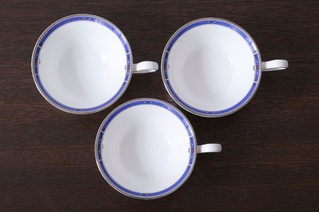 アンティーク雑貨　中古　イギリスWedgwood(ウェッジウッド)　キングスブリッジ　カップ&ソーサー3客セット(洋食器)