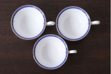 アンティーク雑貨　中古　イギリスWedgwood(ウェッジウッド)　キングスブリッジ　カップ&ソーサー3客セット(洋食器)