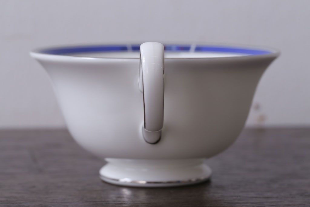 アンティーク雑貨　中古　イギリスWedgwood(ウェッジウッド)　キングスブリッジ　カップ&ソーサー3客セット(洋食器)