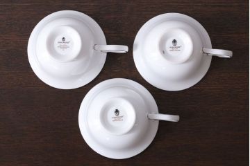 アンティーク雑貨　中古　イギリスWedgwood(ウェッジウッド)　キングスブリッジ　カップ&ソーサー3客セット(洋食器)