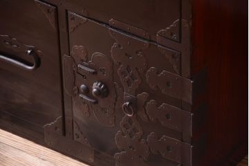 アンティーク家具　古民具・骨董　明治〜大正期　前面黒漆!アンティーク庄内箪笥