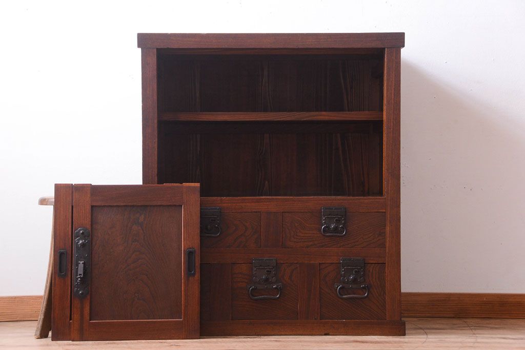 アンティーク家具　古民具・骨董　明治期　隠し付き!前面欅玉杢材のアンティーク帳場箪笥