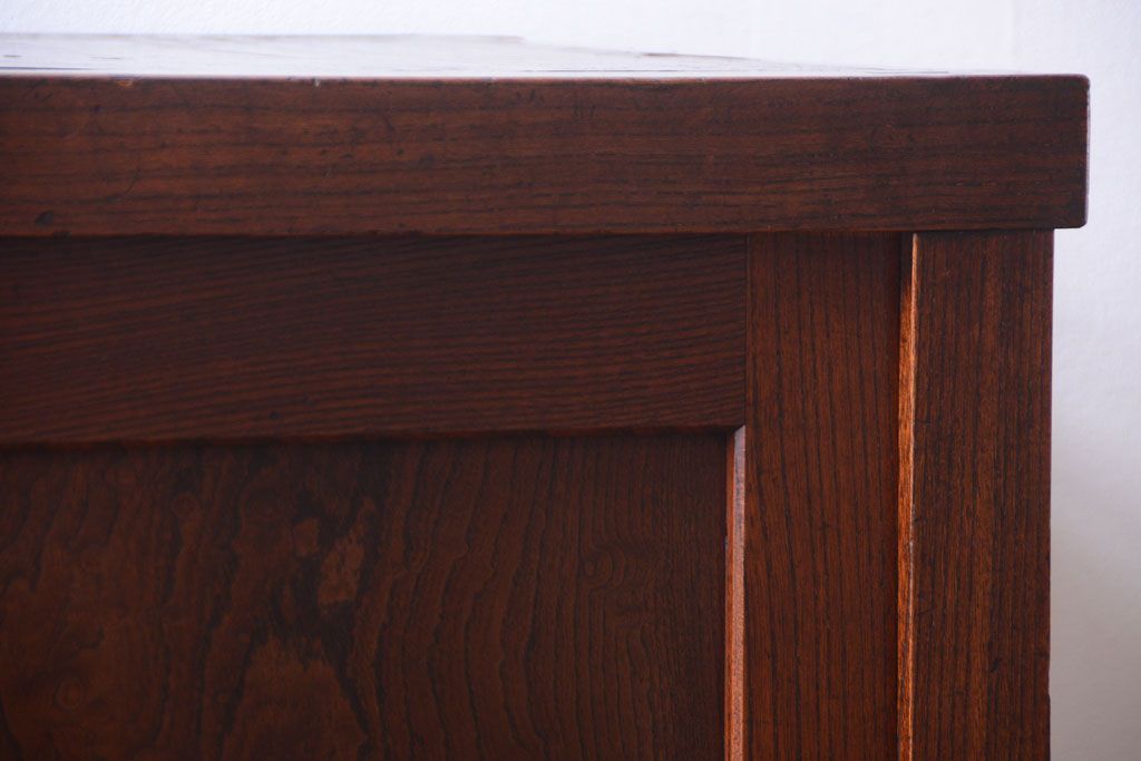 アンティーク家具　古民具・骨董　明治期　隠し付き!前面欅玉杢材のアンティーク帳場箪笥