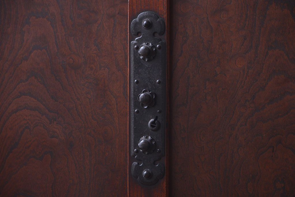 アンティーク家具　古民具・骨董　明治期　隠し付き!前面欅玉杢材のアンティーク帳場箪笥