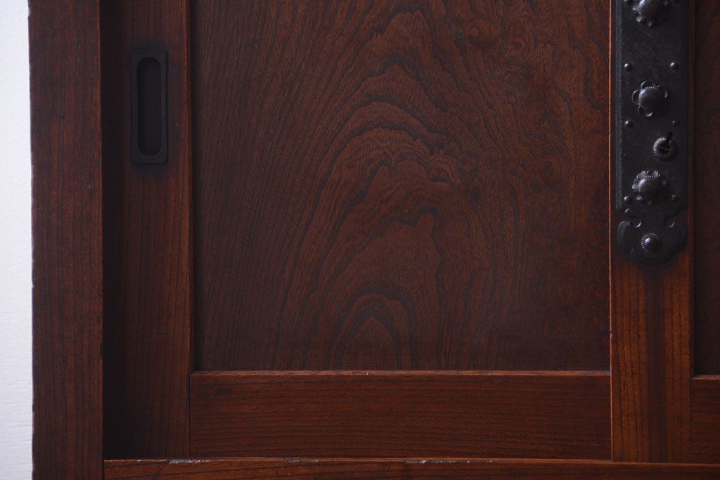 アンティーク家具　古民具・骨董　明治期　隠し付き!前面欅玉杢材のアンティーク帳場箪笥