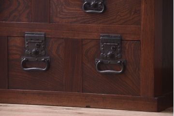 アンティーク家具　古民具・骨董　明治期　隠し付き!前面欅玉杢材のアンティーク帳場箪笥