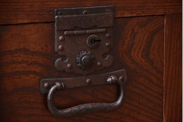 アンティーク家具　古民具・骨董　明治期　隠し付き!前面欅玉杢材のアンティーク帳場箪笥