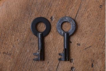 アンティーク家具　古民具・骨董　明治期　隠し付き!前面欅玉杢材のアンティーク帳場箪笥