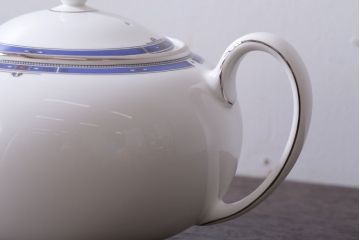 アンティーク雑貨　中古　イギリスWedgwood(ウェッジウッド)　キングスブリッジ　ポット(洋食器)