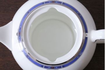 アンティーク雑貨　中古　イギリスWedgwood(ウェッジウッド)　キングスブリッジ　ポット(洋食器)