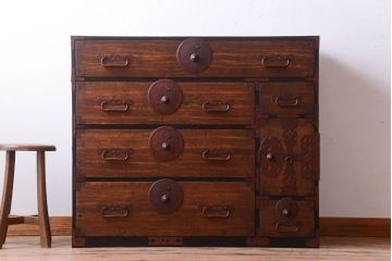 アンティーク家具　古民具・骨董　黒縁最上箪笥(時代箪笥・衣装箪笥)