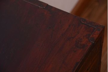 アンティーク家具　古民具・骨董　黒縁最上箪笥(時代箪笥・衣装箪笥)