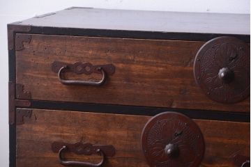 アンティーク家具　古民具・骨董　黒縁最上箪笥(時代箪笥・衣装箪笥)